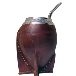 Mate Gourd Camionero de Calabaza Forrado und Cuero Cincelado Con Bombilla Argentinien