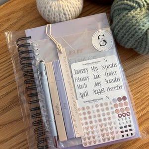 Just me mein Kalender N Jesus|Faith-Based Planner Bundle | Christlicher Tages- und Wochenplaner | Von der Schrift inspirierte Ziele und Journaling |