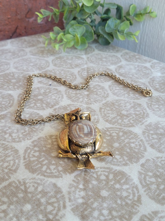 Vintage Owl Pendant Necklace on gold rope chain 1… - image 8