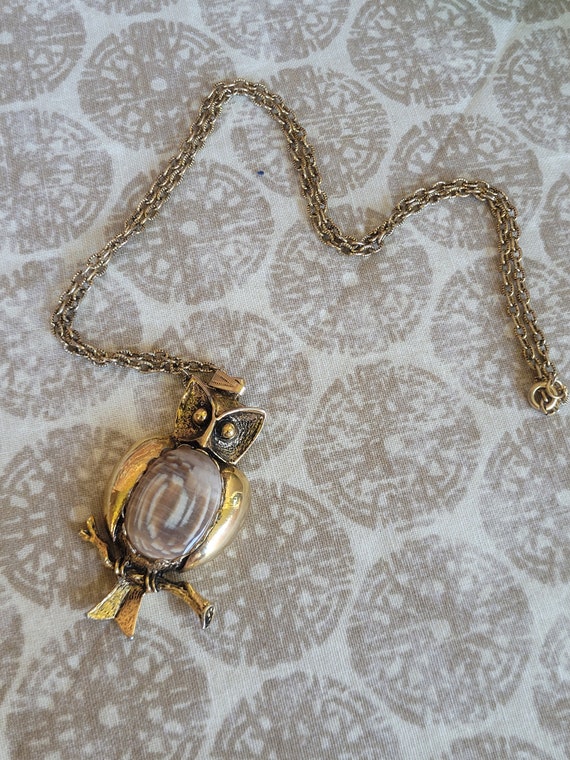 Vintage Owl Pendant Necklace on gold rope chain 1… - image 7