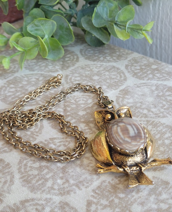 Vintage Owl Pendant Necklace on gold rope chain 1… - image 9