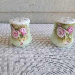 Vintage Lefton Heritage Green Salt & Pepper Shaker Set -lovely cabbage rose pattern