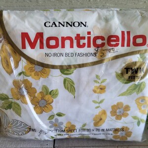 Vintage Monticello by Cannon fitted bedsheet-Twin Size-130 thread count-still in original package *see photos*
