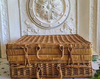 Vintage Wicker Picnic Basket-suitcase style rattan basket