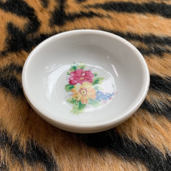 Small Round Vintage Ceramic Floral Trinket Dish Bowl Jewelry Dish Pinch Dish