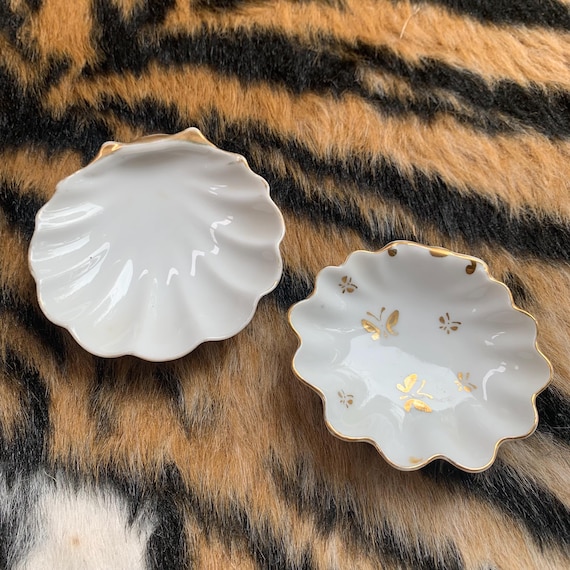 Vintage White Seashell Catchall Dish Vintage White Seashell Catchall Dish