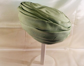 Frank Olive Vintage Toque Hat, Pale Green Soft Fabric, Size 7-1/2