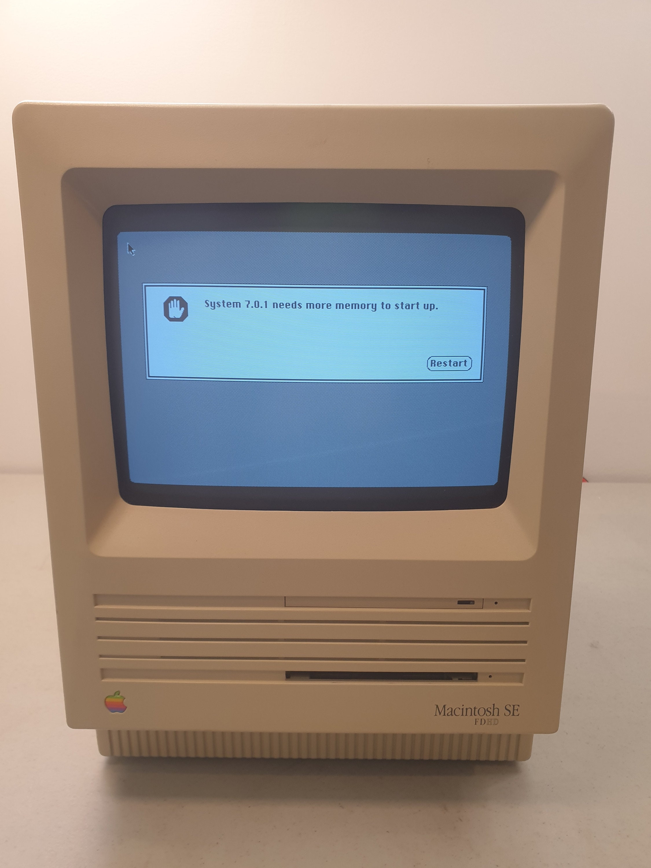 Own a piece of Apple history with a pristine Macintosh SE FDHD Model M5011.