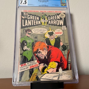 3D Printed Graded/Loose Comic Book Stand *STL FILE ONLY*