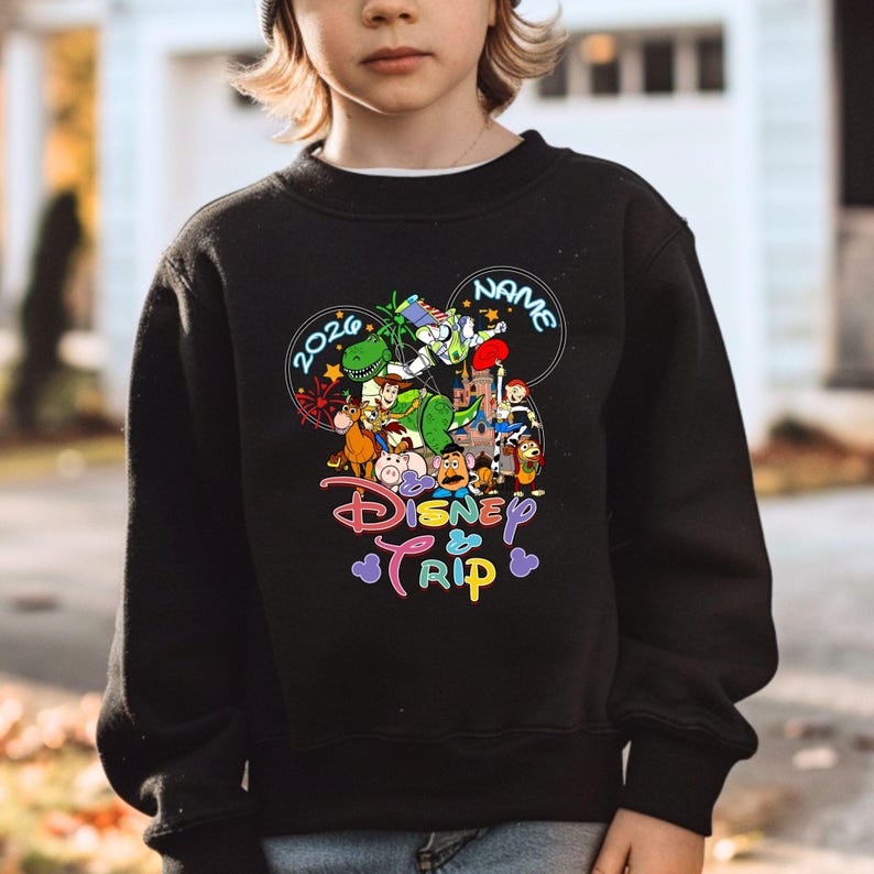 Personalized Toy Story Disney Trip Sweatshirt, Disney Trip 2026 Hoodie, Toy Story Family Matching Sweater, Toy Story Squad Sweatshirt Zwart