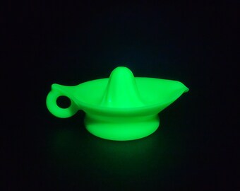 Jadeite Uranium Glass Mckee Juicer / Reamer