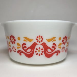 Vintage 1QT Pyrex Friendship Casserole Dish
