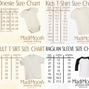 K&ouml;nnte beinhalten: Gr&ouml;&szlig;entabelle f&uuml;r Strampler, T-Shirts und Raglan-&Auml;rmel-Shirts. Die Tabelle enth&auml;lt die Ma&szlig;e f&uuml;r Brustumfang und L&auml;nge in Zoll. Die Tabelle ist f&uuml;r Kinder und Erwachsene. Die Tabelle ist von Madi Moosh Premium-Kleidung, hergestellt mit Liebe.