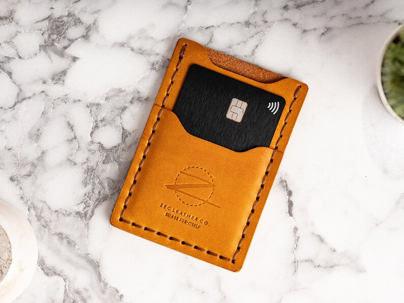 Cartera de cuero delgada, NOCHE DE FECHA, Cartera plegable, Cartera hecha a mano para hombres, Regalo de cumpleaños para hombres, Cartera para hombres con monograma imagen 2