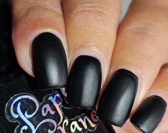 Buy Clous.INC Vernis à Ongles Noir Mat Online Haiti