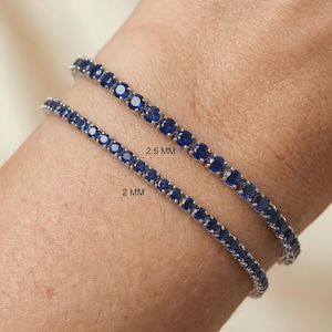 Natürliches rundes blaues Saphir-Tennis-Armband, 14kt Gelbgold-Stacking-Schmuck