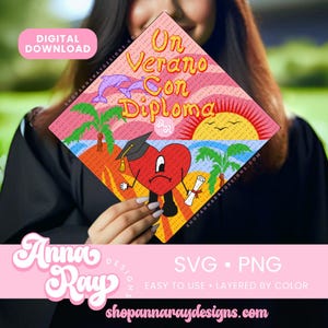 Adorno para birrete de graduación Un Verano con Diploma SVG PNG Descarga instantánea, Adorno para birrete de graduación de Bad Bunny, Clase de 2025, Adorno para birrete de graduación de Bad Bunny