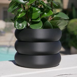 Modern Indoor Planter – Bubble Style Plant Pot, 3D Printed with Rounded Curvy Design – Playful Home Decor for Houseplants