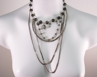 Collana a pettorina multistrato in argento con ciondolo a forma di teschio di cristallo, gioiello dallo stile alternativo, regalo originale fatto a mano, spedizione veloce dagli Stati Uniti.