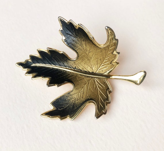 Maple leaf brooch, large gold and black floral la… - image 3