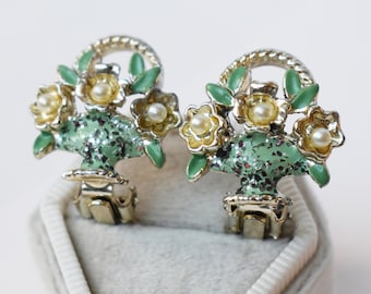 Cottagecore earrings clip on, pearl flower non pierced earrings studs, bouquet clip on earrings, unusual earrings, cute funny jewelry women