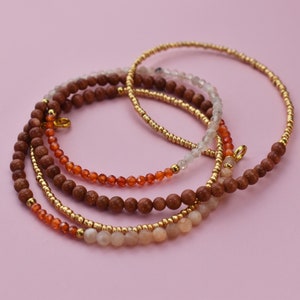 Karneol Halskette Gold gewickelt, zarter Sonnenstein Schmuck, dünnes Multistein Perlen Kristall Armband, elegante super lange Edelsteinkette