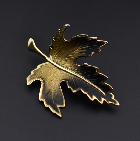 Maple leaf brooch, large gold and black floral la… - image 4