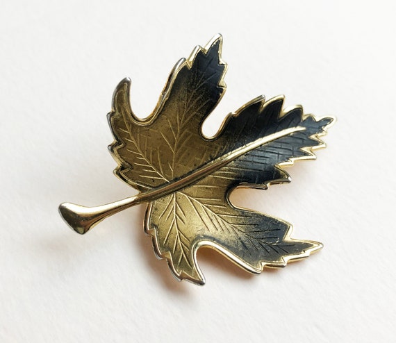 Maple leaf brooch, large gold and black floral la… - image 8