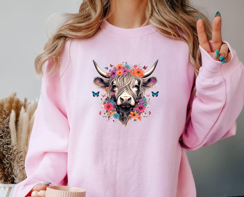 Highland Cow Sweatshirt, Floral Cow Sweater, Farm Girl Crewneck, Farm Life Jumper, Cow Lovers Gift, Cow Lover Jumper, Heifer Sweatshirt zdjęcie 3