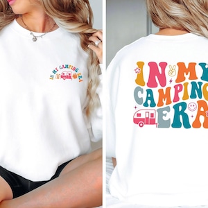 Sudadera Camping Era, suéter para camper, suéter vacacional, vida en caravana, suéter de aventura, sudadera de naturaleza, regalo para camping, regalos para camper imagen 1