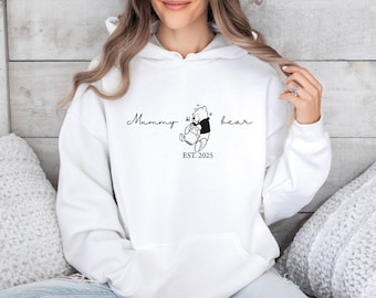Sudadera con capucha de oso Pooh, sudadera con capucha de oso mamá, top de oso mamá adorable, regalo para nueva mamá, regalo para futura mamá, oso mamá personalizado, top con anuncio de mamá