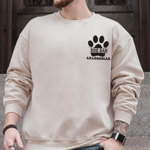 Sweatshirt hondennamen, aangepaste trui hondenvader, trui hondeneigenaar, vaderdagcadeau, wandeltrui hond, bovenliggende huisdier boven, beste hondenvader ooit