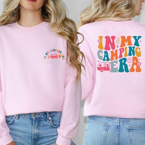 Sudadera Camping Era, suéter para camper, suéter vacacional, vida en caravana, suéter de aventura, sudadera de naturaleza, regalo para camping, regalos para camper imagen 3