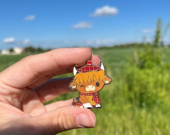 Scottish Highland Cow Hard Enamel Pin - Highland Cow Pins - Fluffy, Floofy Cows - Cute Enamel Pins - Fluffy Cow - Floofy cow - Scotland Cow