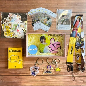 BTS Anniversary Festa Army Holiday Christmas Gift Box Mystery Box Jungkook Jimin V RM Suga JIN J-hope