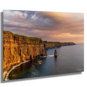 Tramonto dorato alle scogliere di Moher, Irlanda – Fotografia di un paesaggio costiero spettacolare, stampa artistica da parete per l'arredamento di casa o ufficio, regalo