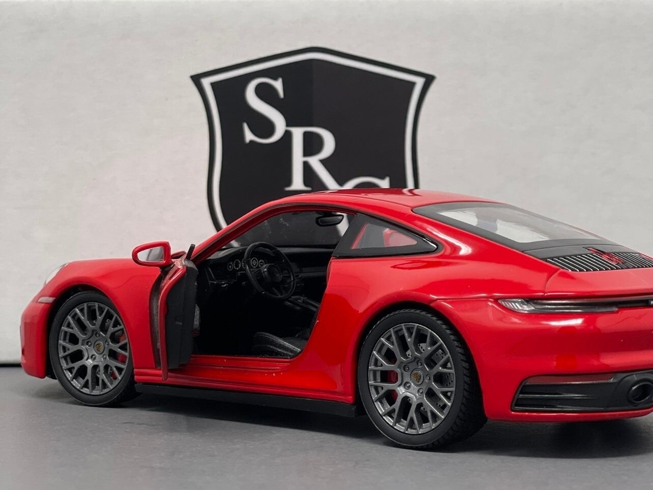 Welly 1:18 Porsche 911 (991) Carrera S Year 2011 black 18047