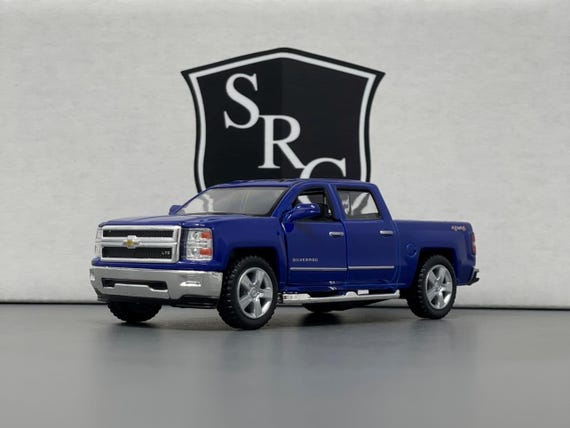 ミニカー CHEVROLET SILVERADO / INDIAN SCOUT Amazon.com: New-Ray Chevrolet 4x4 Gray Silverado Pickup
