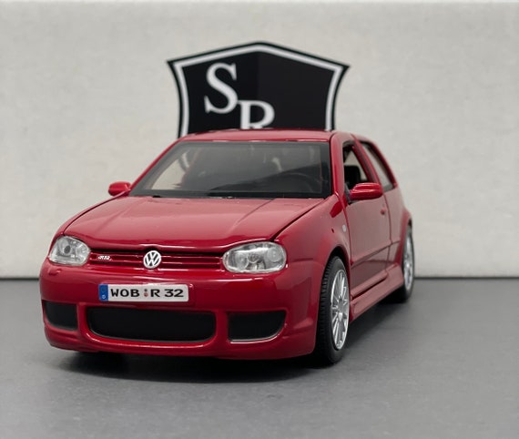 Volkswagen Golf R32 Miniature 1:24