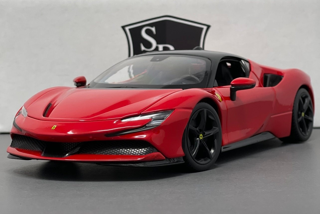 Maisto Special Edition Series 1:18 Scale Die Cast Car - Red Hybrid Sport  Convertible FERRARI SF90 SPIDER with Display Base
