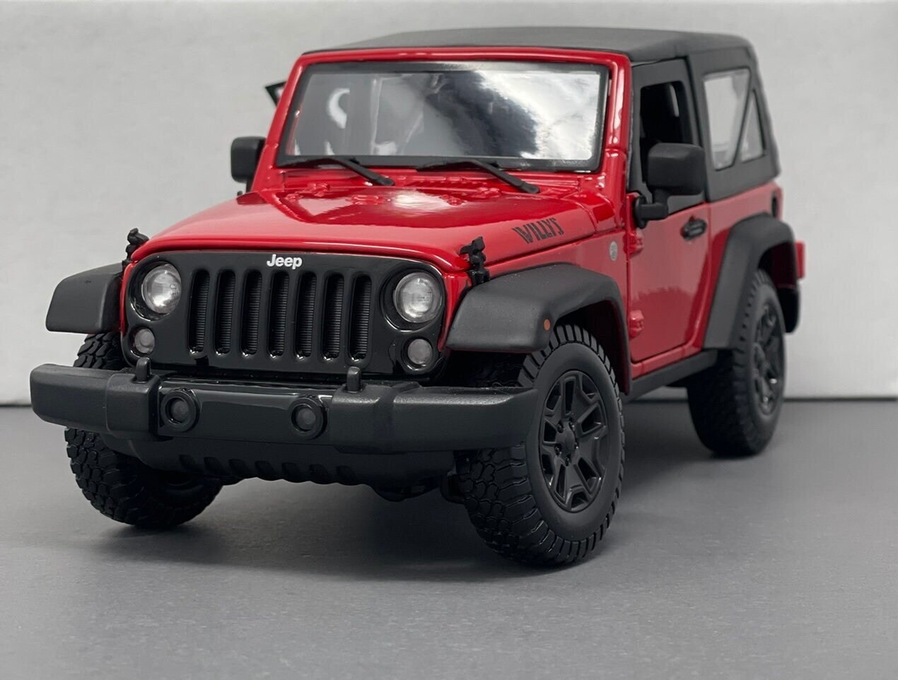 MAISTO 1/18 – JEEP Wrangler – 2014 - Five Diecast