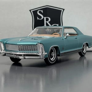 Buick Riviera - Maisto 1:26 Diecast