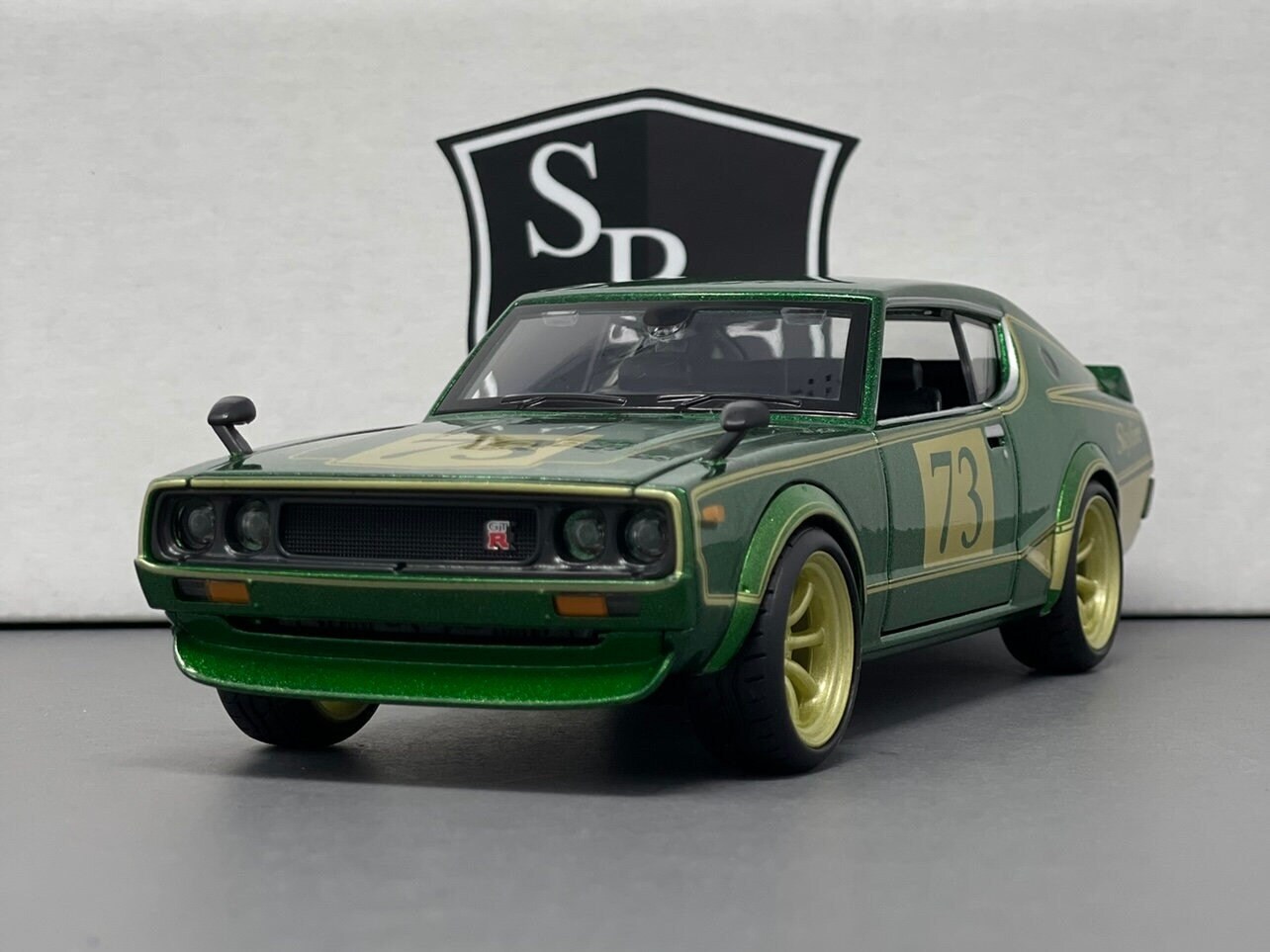 Maisto マイスト 1/24 Nissan Skyline 2000GT-R 1973 NISSAN SKYLINE 2000GT-R KPGC110 WHITE 1/24 DIECAST