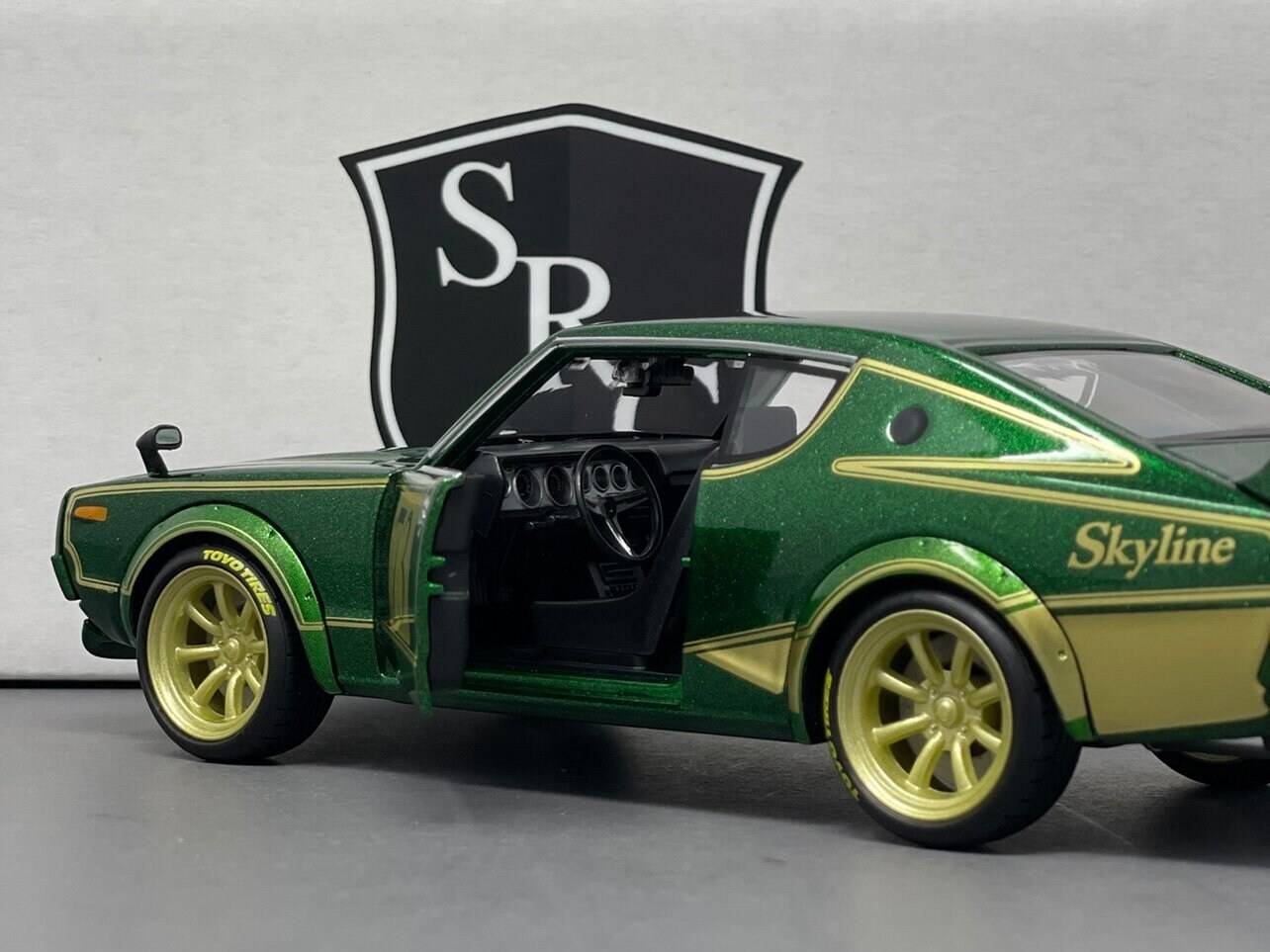Maisto 1/24 日産スカイライン 2000GT-R (KPGC110) ケンメリレーシング