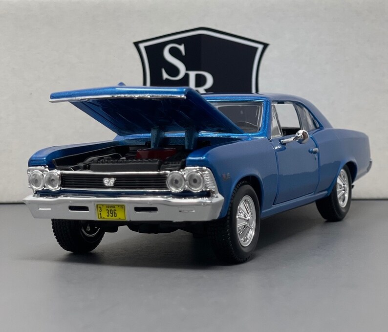 MAISTO MI31960B CHEVROLET CHEVELLE SS 396 1966 METALLIC BLUE 1:24 Modellino MAISTO MI31960B CHEVROLET CHEVELLE SS 396 1966 METALLIC BLUE 1:24 Modellino