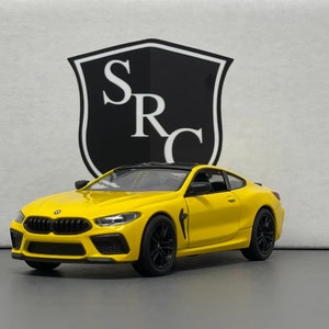 BMW M8 Competition Coupe - Kinsmart 1:38 Diecast