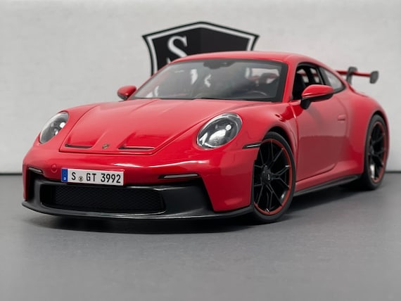 Diecast model cars Porsche 992 Targa 1⁄18 Maisto 911 (.2) 4 GTS