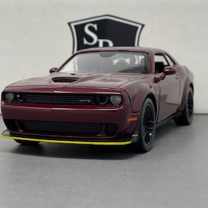 Dodge Challenger SRT Hellcat Widebody - Motormax 1:24 Diecast