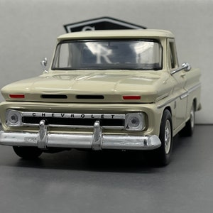 Camioneta Chevrolet C10 - Motormax 1:24 Diecast