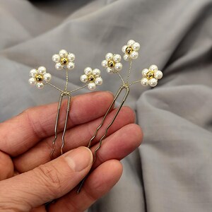 Bridal Hair Pins Set of 3 | White Pearl Flower Pins | Gold Wire Wedding Hair Accessories/Daisy Hair pins/wedding Hair Piece image 3